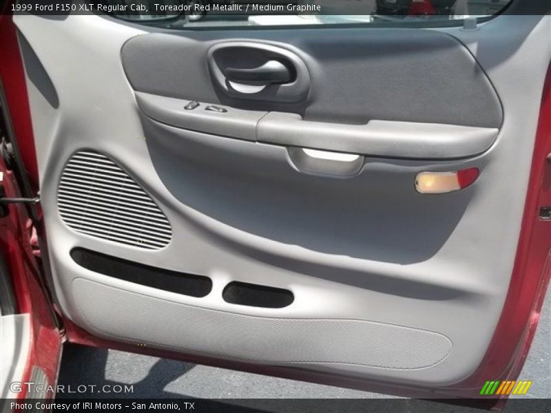 Toreador Red Metallic / Medium Graphite 1999 Ford F150 XLT Regular Cab