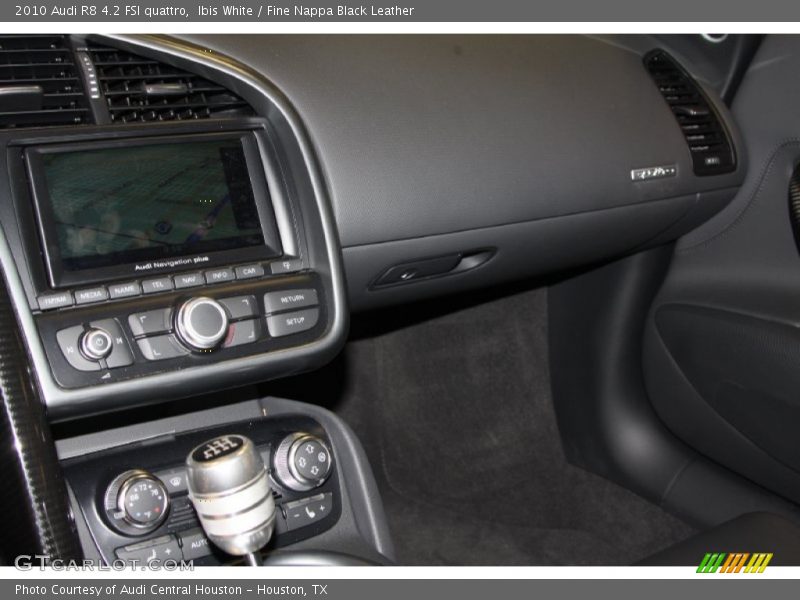 Ibis White / Fine Nappa Black Leather 2010 Audi R8 4.2 FSI quattro