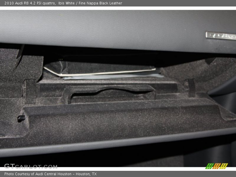 Ibis White / Fine Nappa Black Leather 2010 Audi R8 4.2 FSI quattro