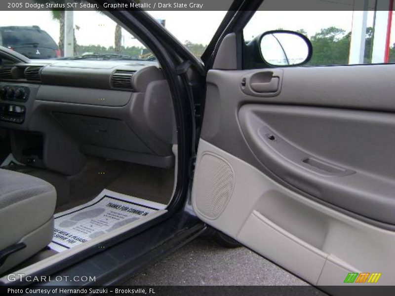 Graphite Metallic / Dark Slate Gray 2005 Dodge Stratus SXT Sedan