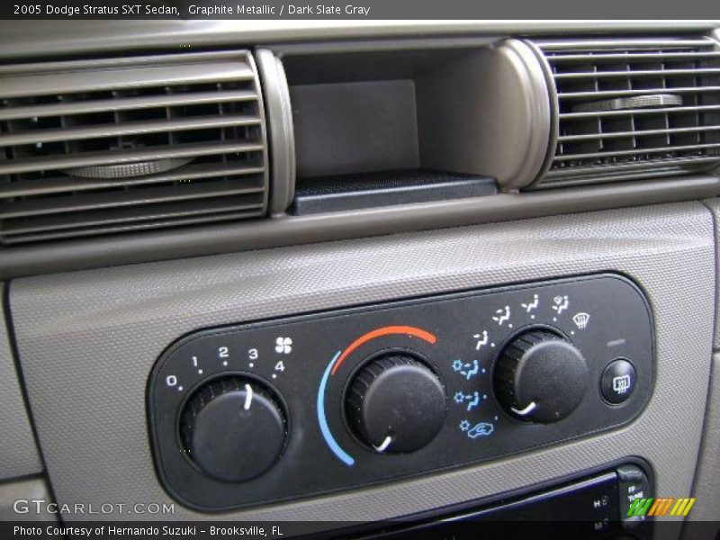 Graphite Metallic / Dark Slate Gray 2005 Dodge Stratus SXT Sedan