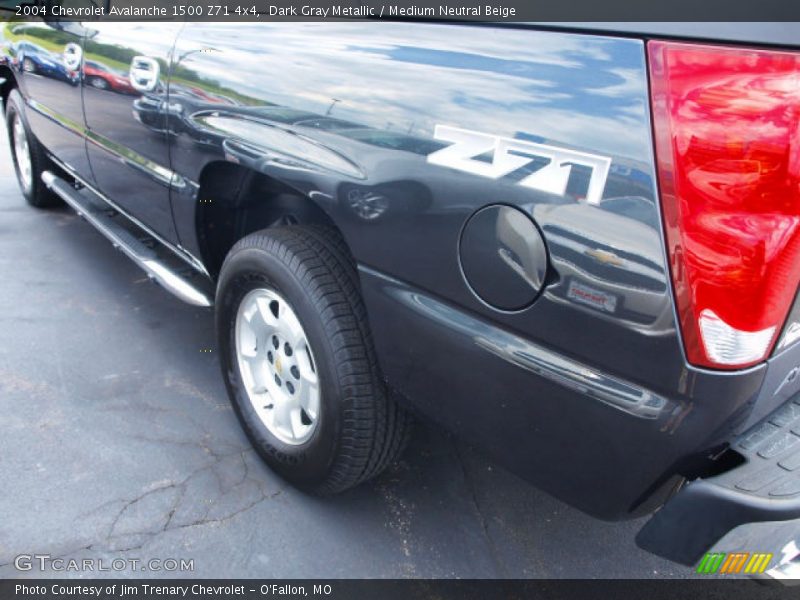 Dark Gray Metallic / Medium Neutral Beige 2004 Chevrolet Avalanche 1500 Z71 4x4