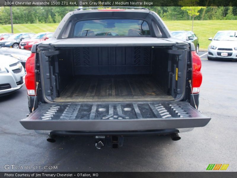 Dark Gray Metallic / Medium Neutral Beige 2004 Chevrolet Avalanche 1500 Z71 4x4