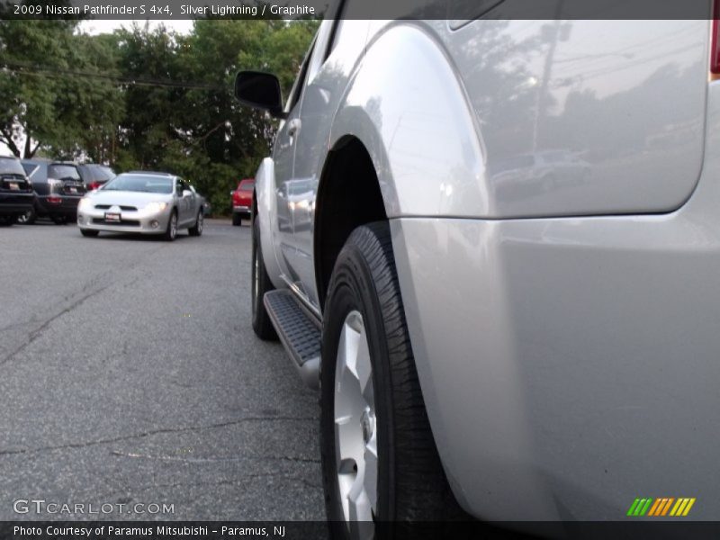 Silver Lightning / Graphite 2009 Nissan Pathfinder S 4x4