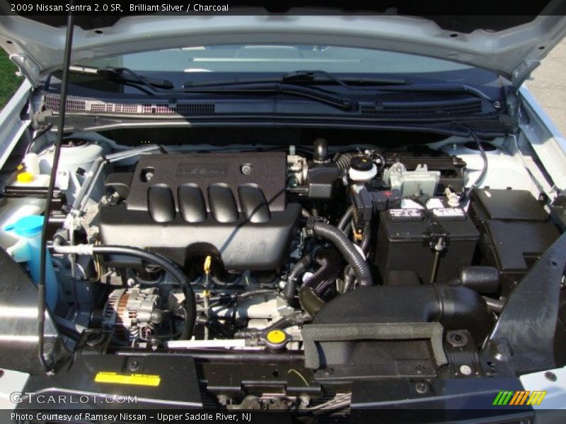 Brilliant Silver / Charcoal 2009 Nissan Sentra 2.0 SR