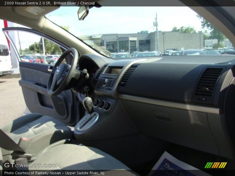 Brilliant Silver / Charcoal 2009 Nissan Sentra 2.0 SR
