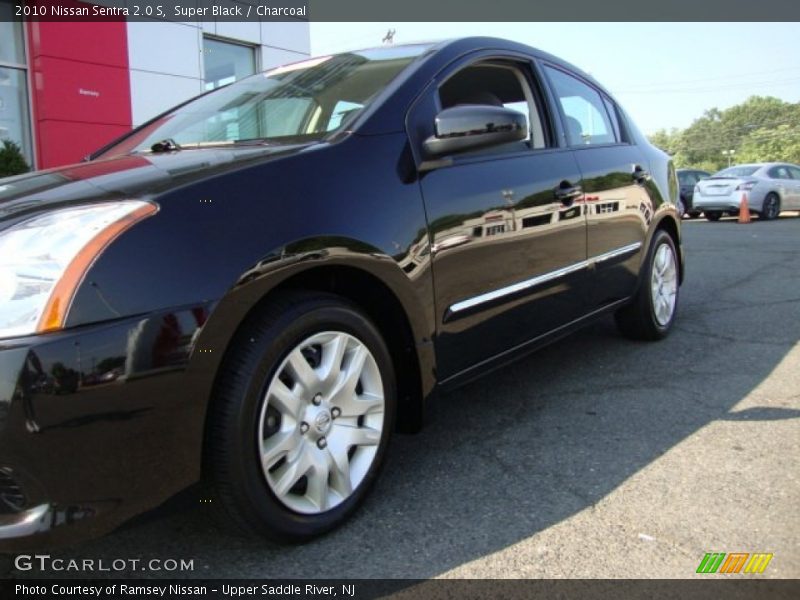 Super Black / Charcoal 2010 Nissan Sentra 2.0 S