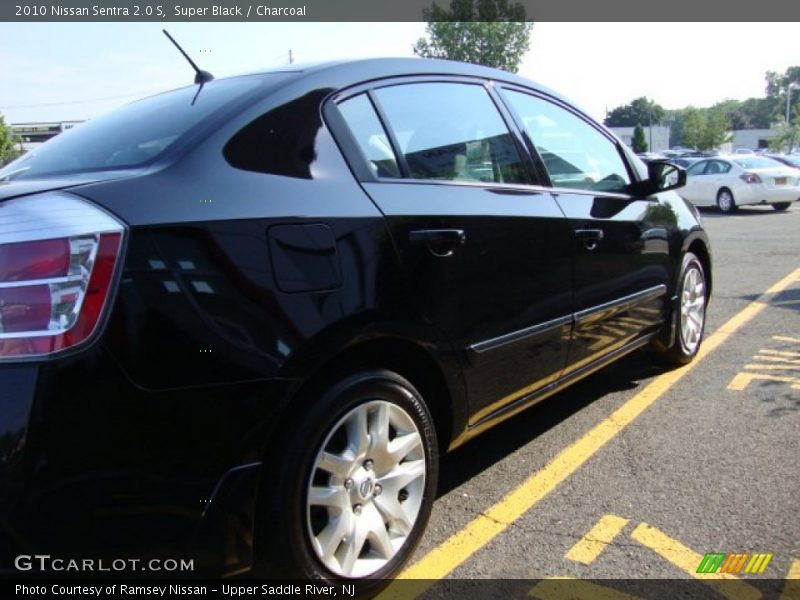 Super Black / Charcoal 2010 Nissan Sentra 2.0 S