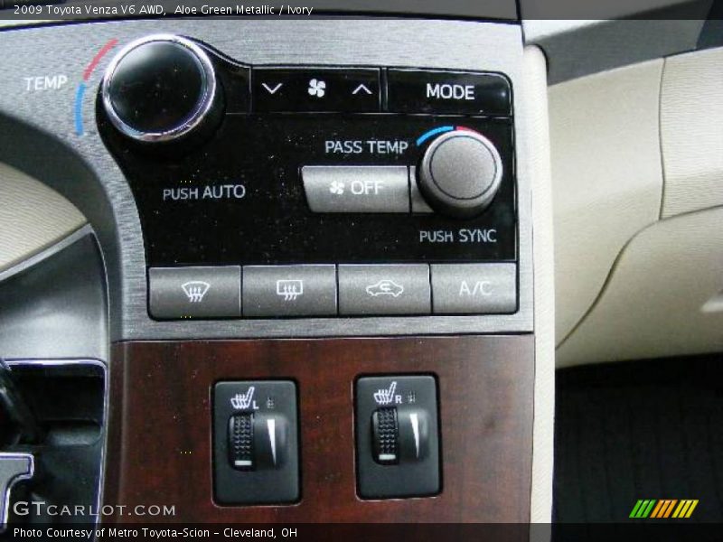 Aloe Green Metallic / Ivory 2009 Toyota Venza V6 AWD