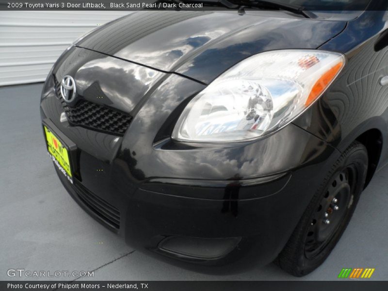Black Sand Pearl / Dark Charcoal 2009 Toyota Yaris 3 Door Liftback