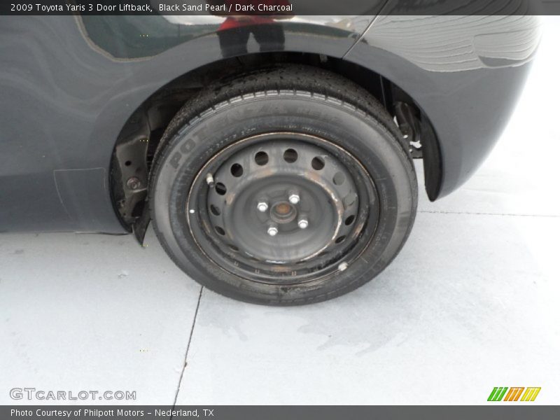 Black Sand Pearl / Dark Charcoal 2009 Toyota Yaris 3 Door Liftback