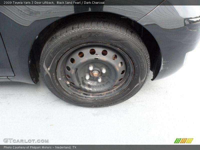 Black Sand Pearl / Dark Charcoal 2009 Toyota Yaris 3 Door Liftback