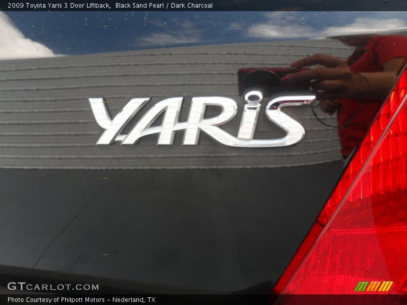 Black Sand Pearl / Dark Charcoal 2009 Toyota Yaris 3 Door Liftback