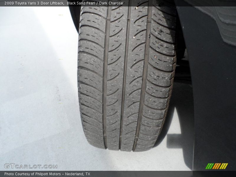 Black Sand Pearl / Dark Charcoal 2009 Toyota Yaris 3 Door Liftback