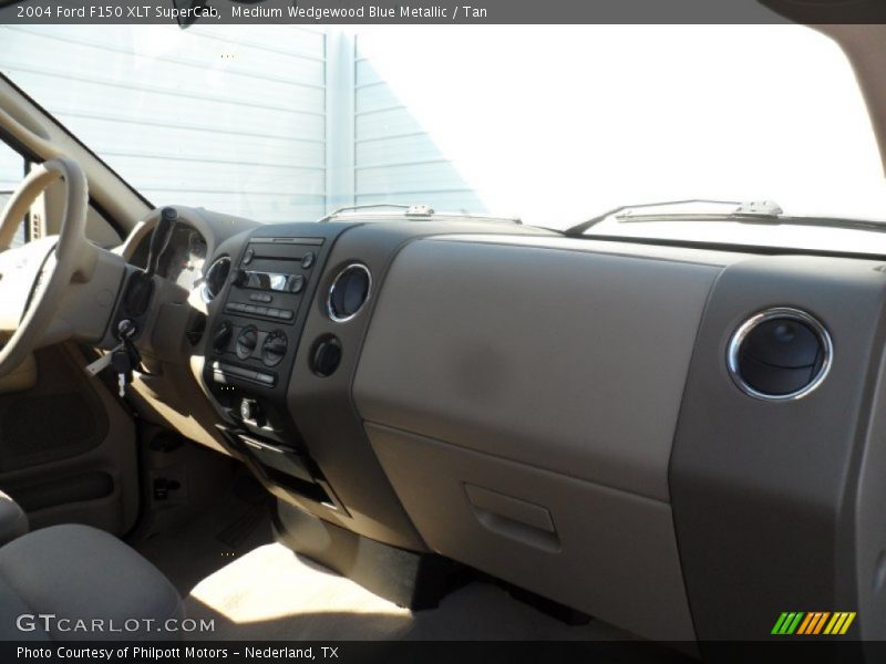 Medium Wedgewood Blue Metallic / Tan 2004 Ford F150 XLT SuperCab