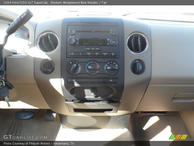 Medium Wedgewood Blue Metallic / Tan 2004 Ford F150 XLT SuperCab