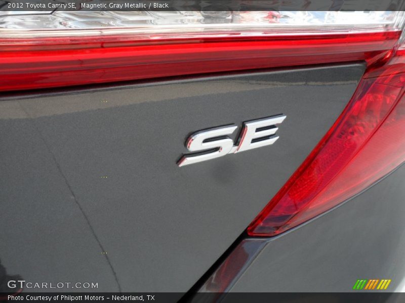 Magnetic Gray Metallic / Black 2012 Toyota Camry SE