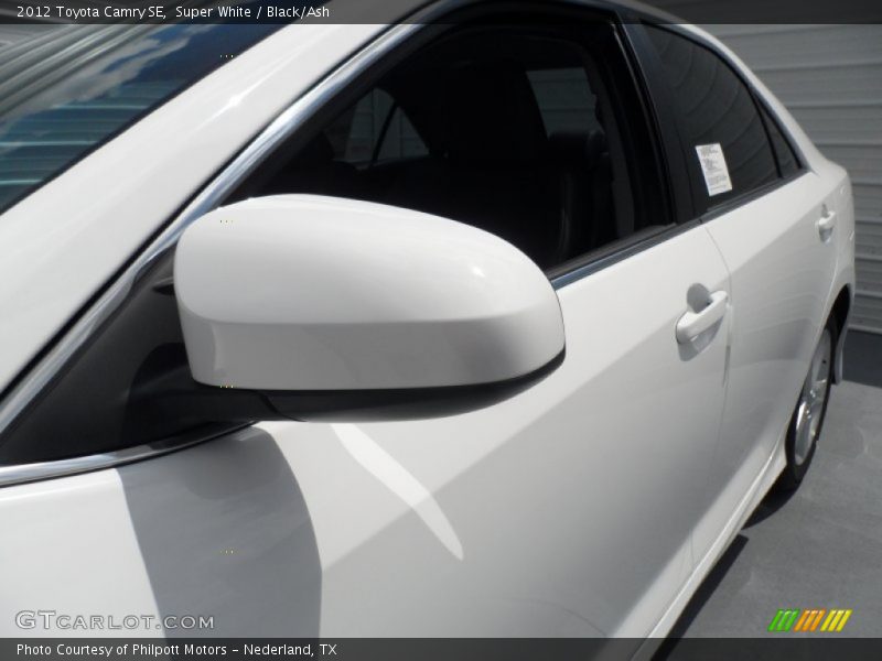 Super White / Black/Ash 2012 Toyota Camry SE