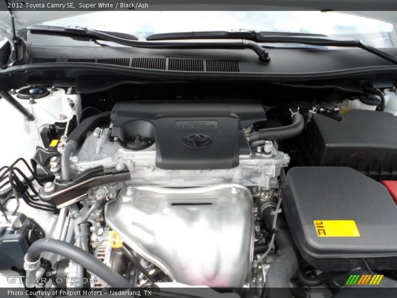 Super White / Black/Ash 2012 Toyota Camry SE