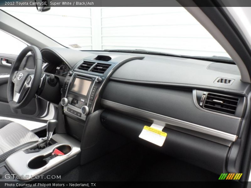 Super White / Black/Ash 2012 Toyota Camry SE