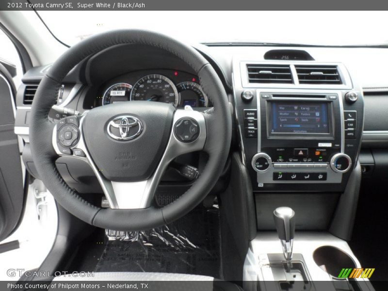 Super White / Black/Ash 2012 Toyota Camry SE