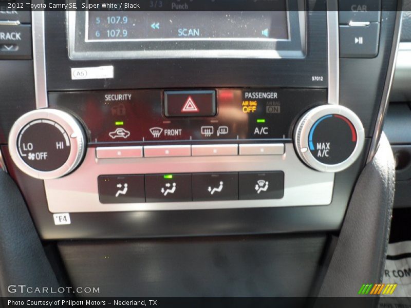 Super White / Black 2012 Toyota Camry SE