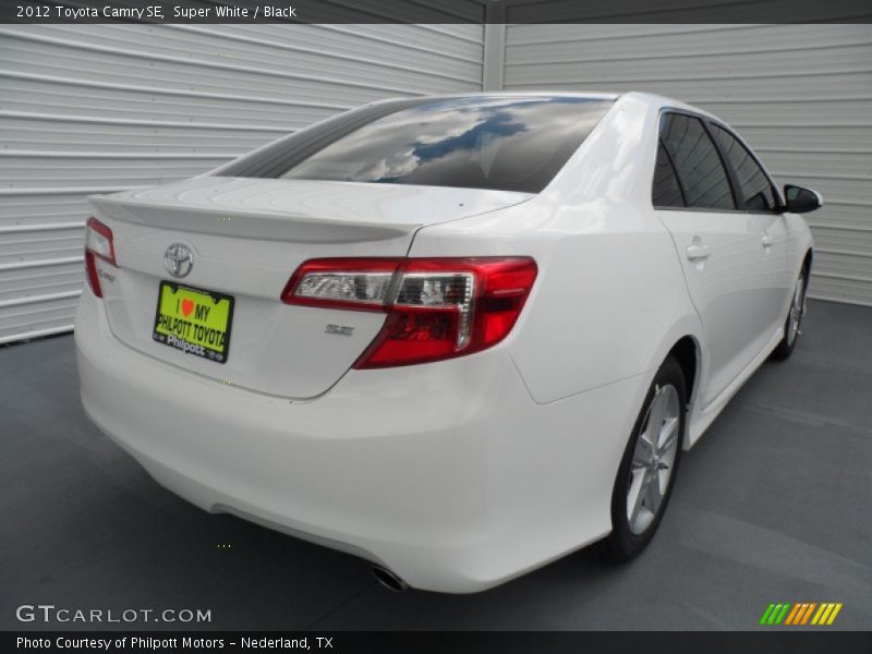 Super White / Black 2012 Toyota Camry SE