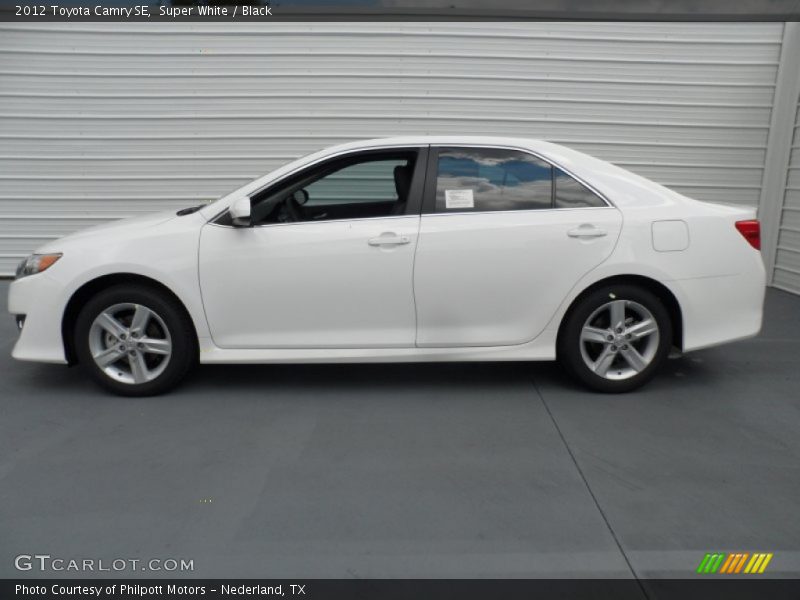 Super White / Black 2012 Toyota Camry SE