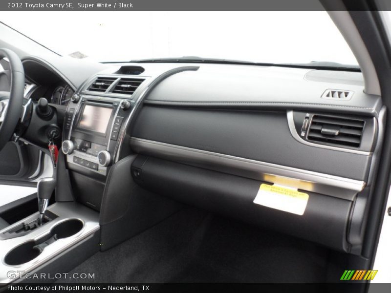Super White / Black 2012 Toyota Camry SE
