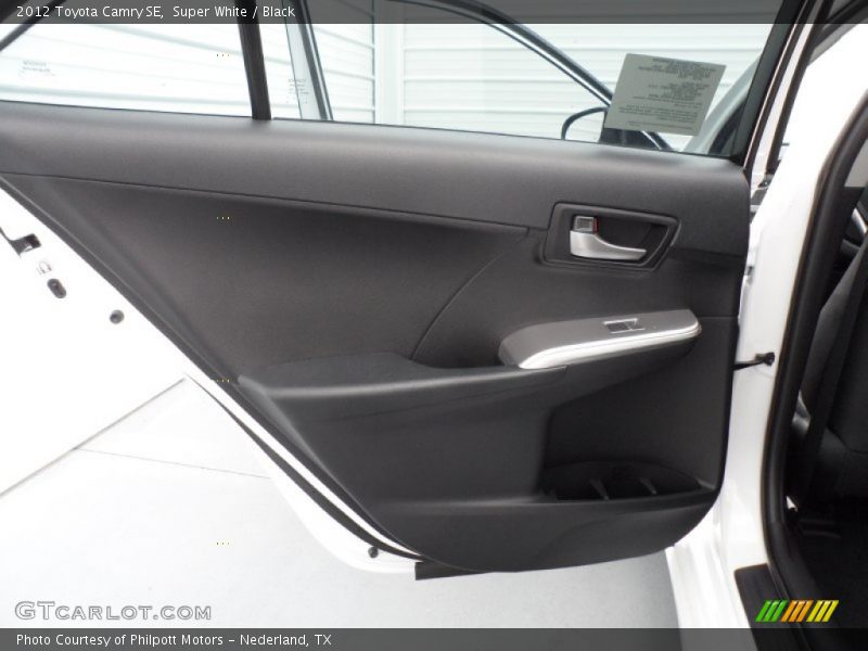 Super White / Black 2012 Toyota Camry SE