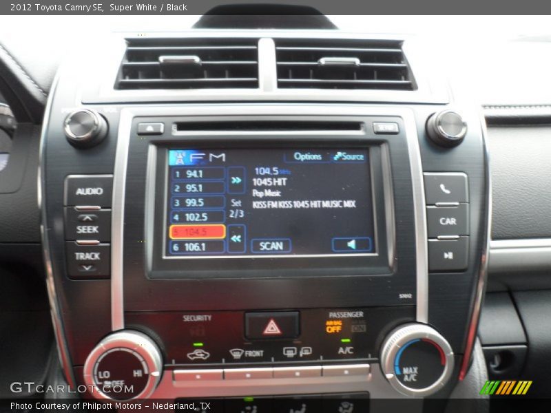 Super White / Black 2012 Toyota Camry SE