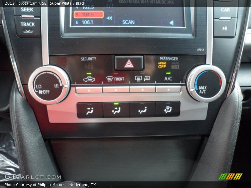 Super White / Black 2012 Toyota Camry SE