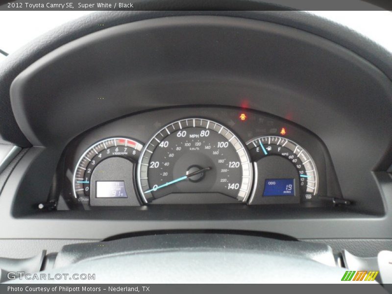 Super White / Black 2012 Toyota Camry SE