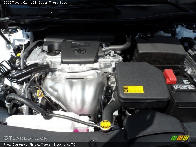 Super White / Black 2012 Toyota Camry SE