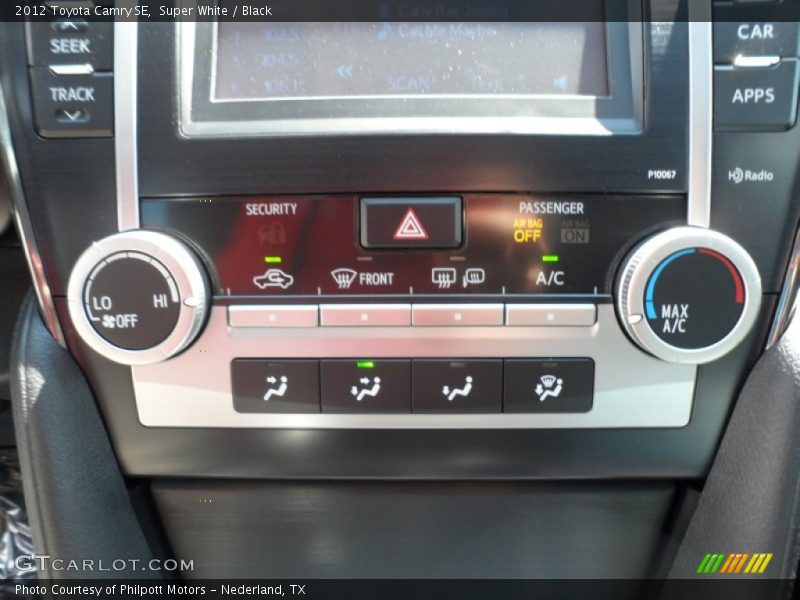 Super White / Black 2012 Toyota Camry SE