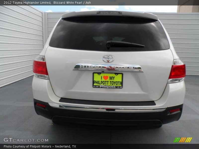 Blizzard White Pearl / Ash 2012 Toyota Highlander Limited