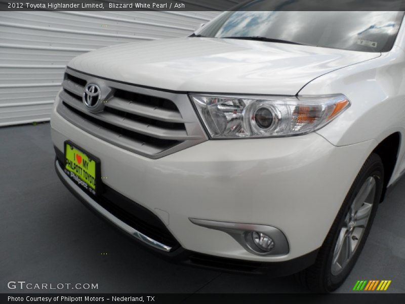 Blizzard White Pearl / Ash 2012 Toyota Highlander Limited