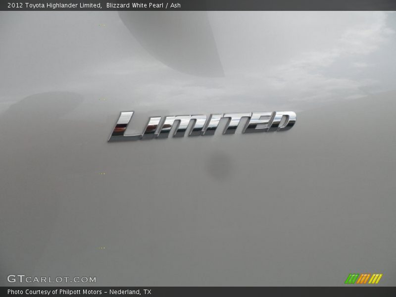 Blizzard White Pearl / Ash 2012 Toyota Highlander Limited