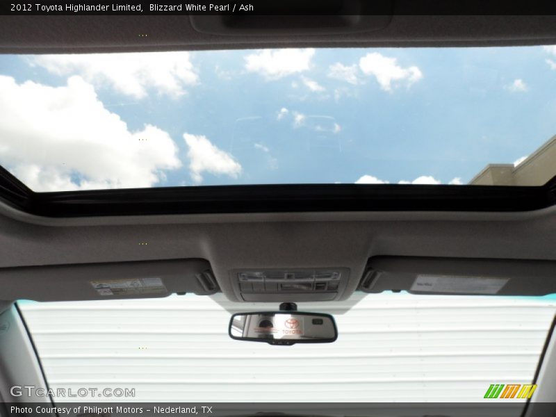 Blizzard White Pearl / Ash 2012 Toyota Highlander Limited