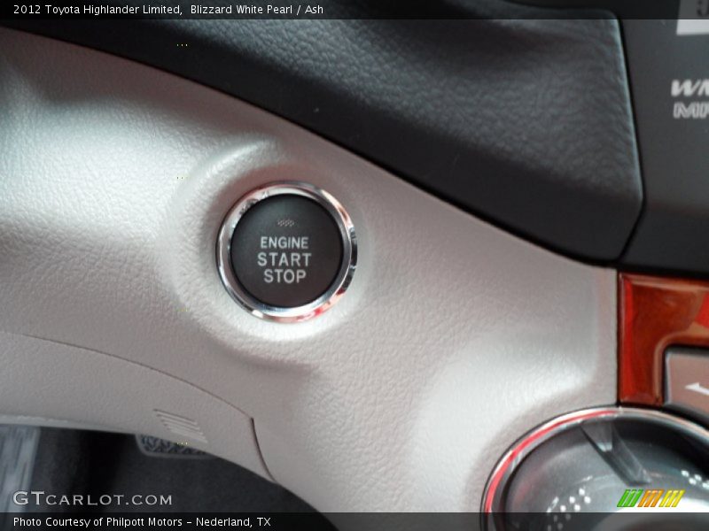 Blizzard White Pearl / Ash 2012 Toyota Highlander Limited