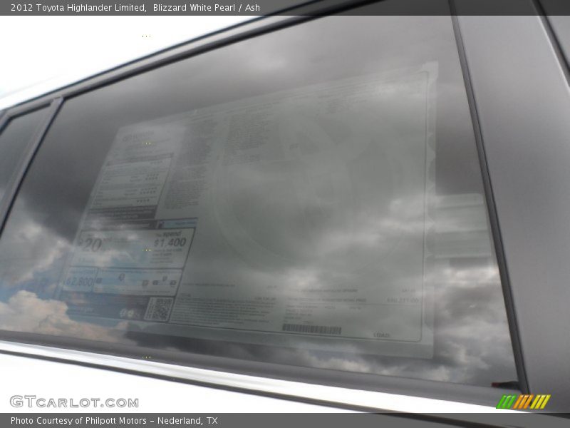 Blizzard White Pearl / Ash 2012 Toyota Highlander Limited