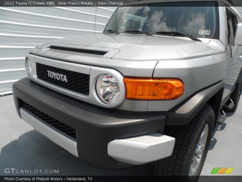 Silver Fresco Metallic / Dark Charcoal 2012 Toyota FJ Cruiser 4WD