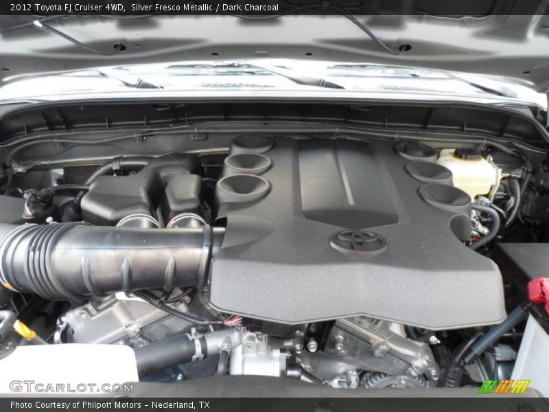 Silver Fresco Metallic / Dark Charcoal 2012 Toyota FJ Cruiser 4WD