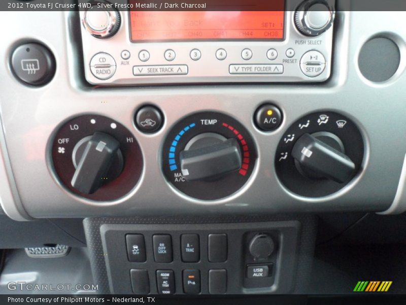 Silver Fresco Metallic / Dark Charcoal 2012 Toyota FJ Cruiser 4WD