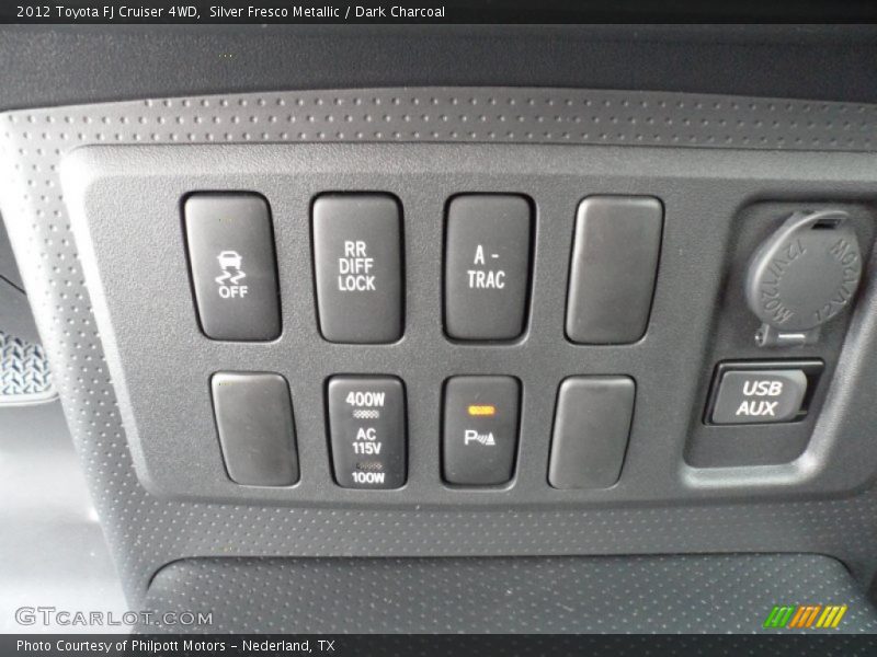 Silver Fresco Metallic / Dark Charcoal 2012 Toyota FJ Cruiser 4WD