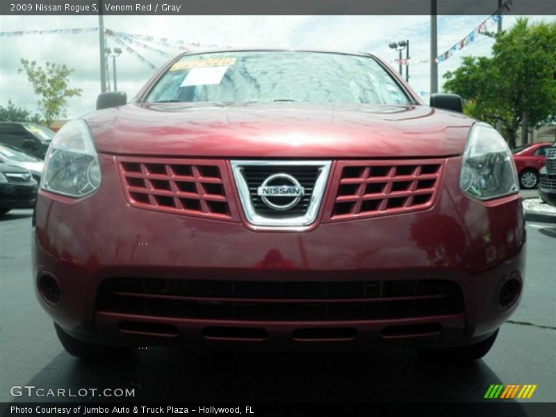 Venom Red / Gray 2009 Nissan Rogue S