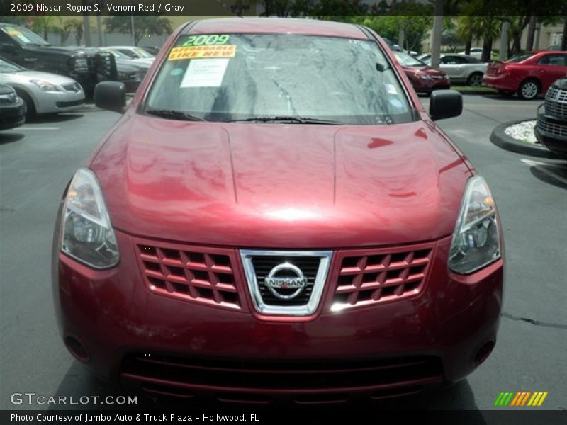 Venom Red / Gray 2009 Nissan Rogue S