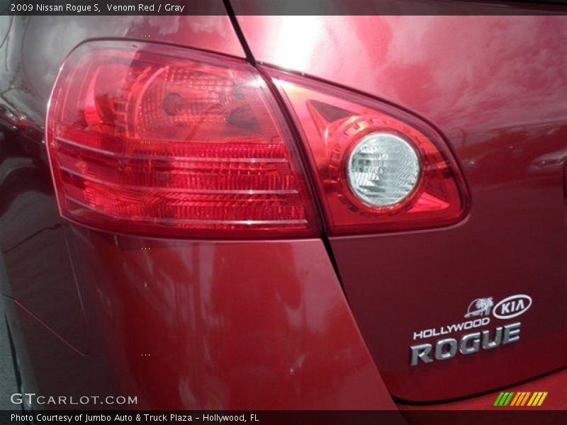 Venom Red / Gray 2009 Nissan Rogue S