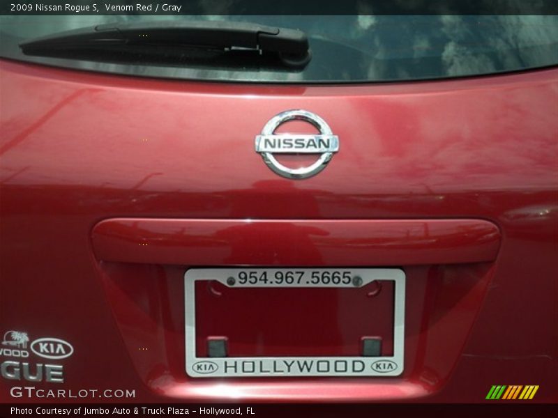 Venom Red / Gray 2009 Nissan Rogue S