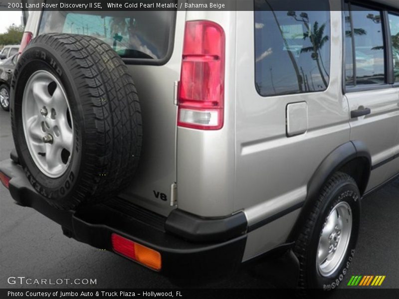 White Gold Pearl Metallic / Bahama Beige 2001 Land Rover Discovery II SE